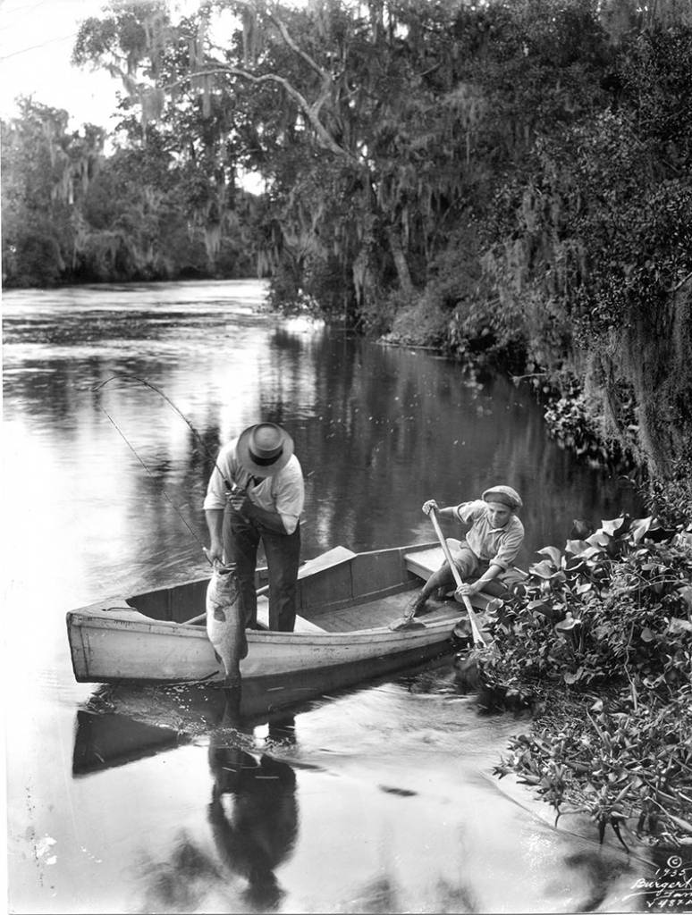 rowers on golf river